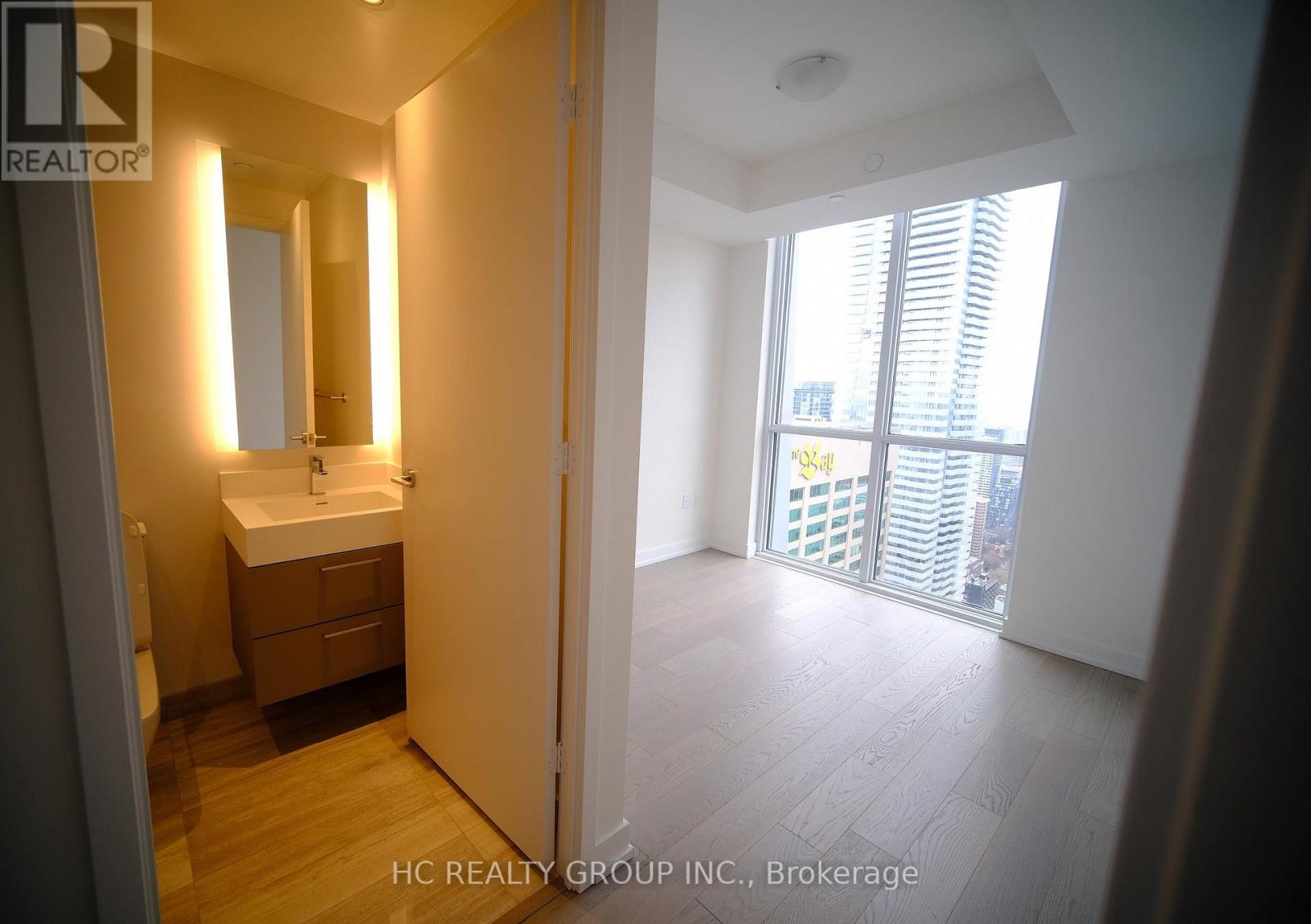 #4512 1 YORKVILLE AVENUE - 6