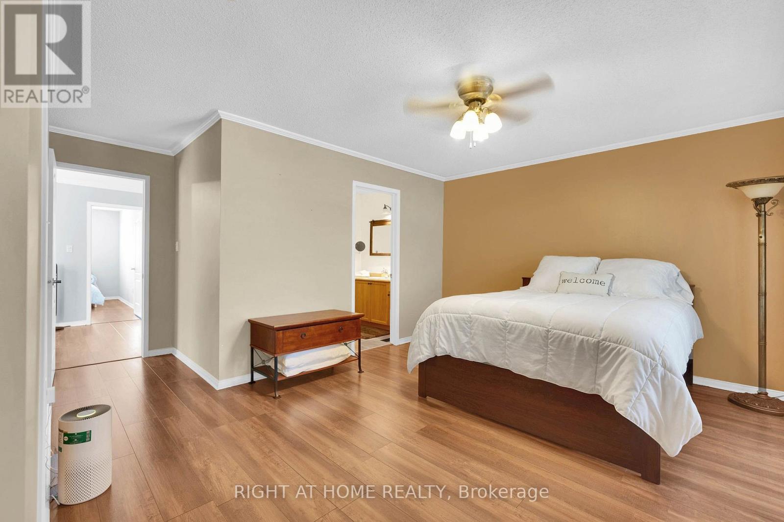 204 BURGESS CRESCENT - 11
