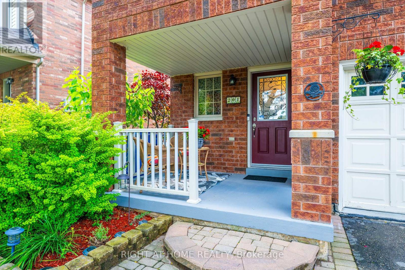 204 BURGESS CRESCENT - 3