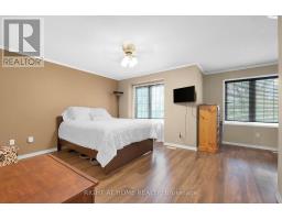 204 Burgess Crescent, Newmarket, ON L3X2T9 Photo 9