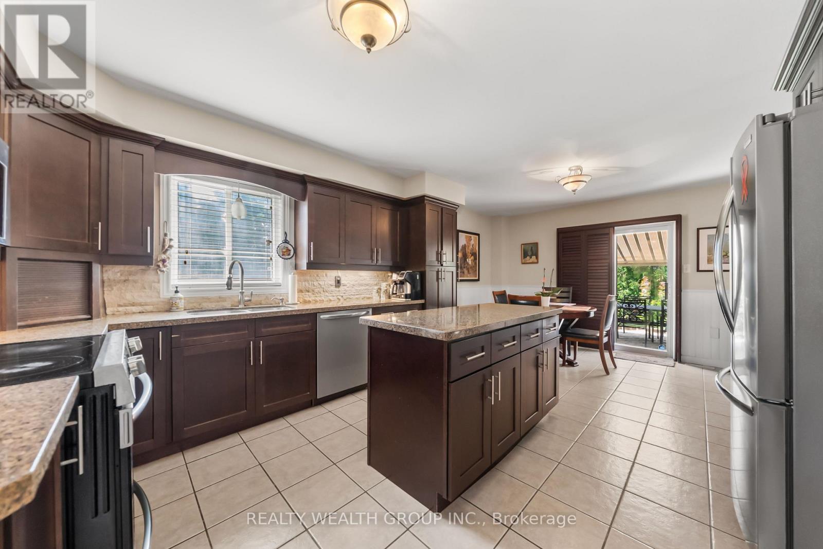 32 REYNOLDS LANE - 15