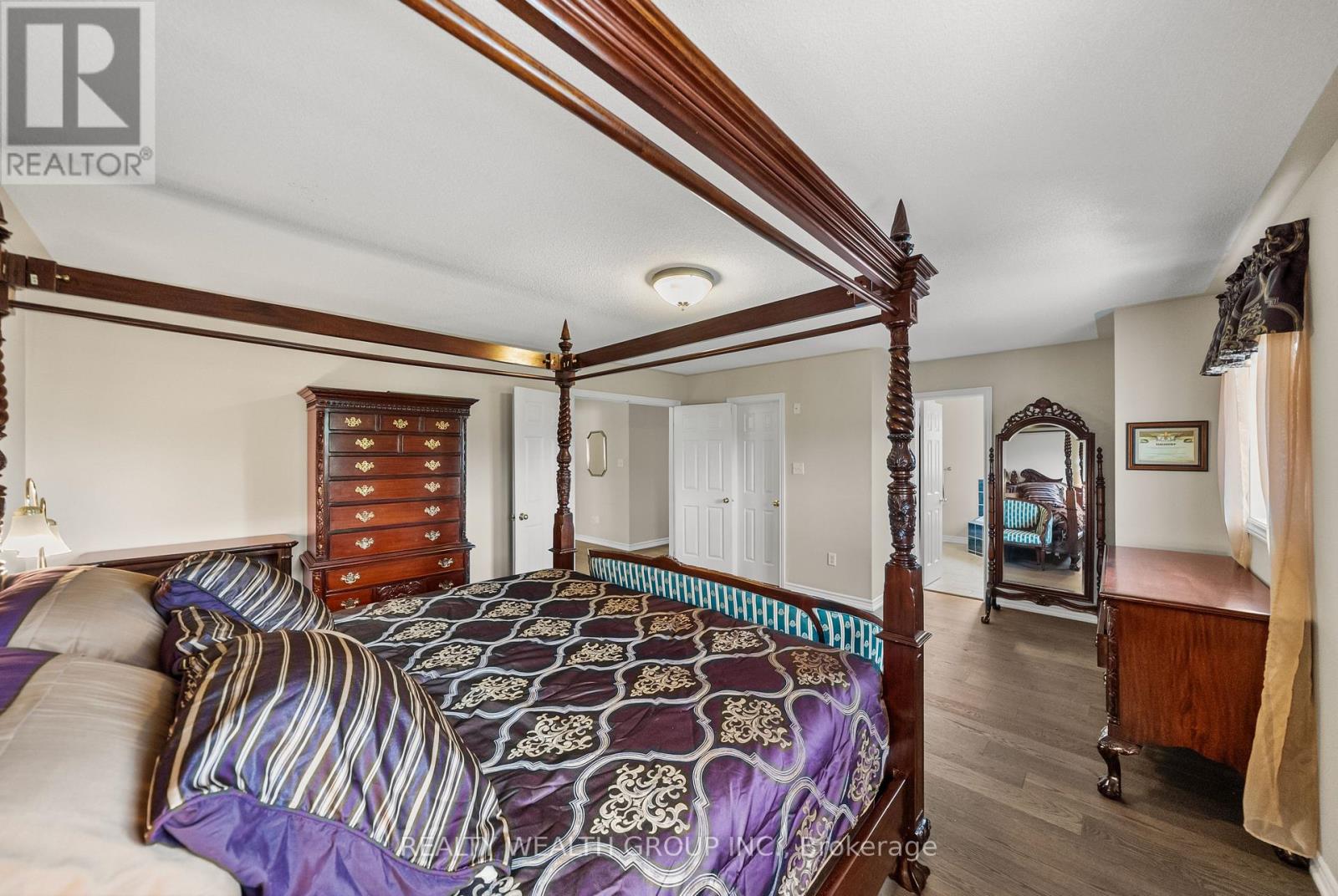 32 REYNOLDS LANE - 21