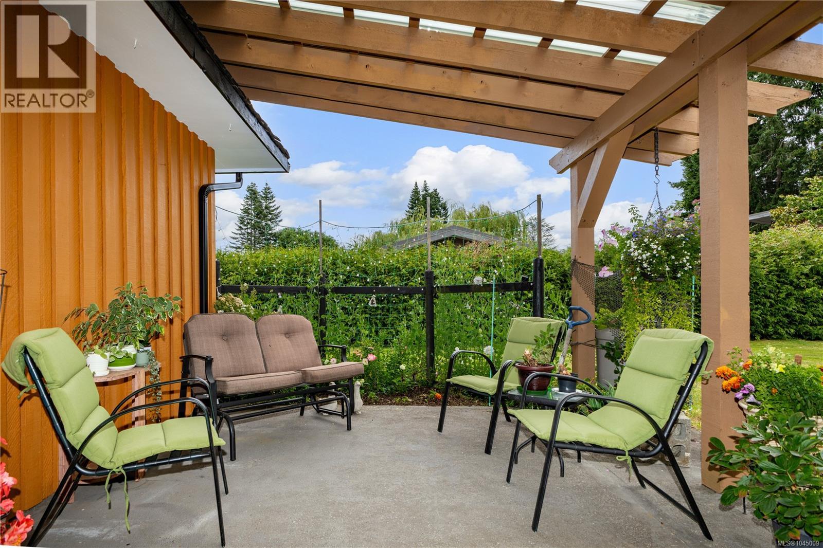 1985 Willis Rd, Campbell River