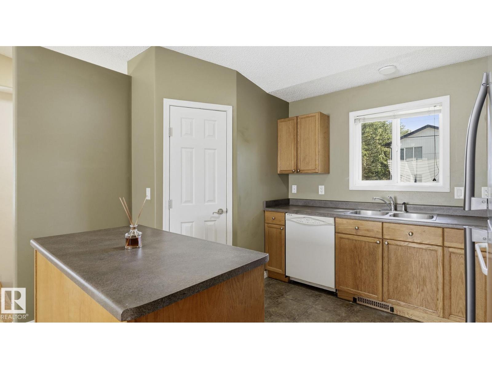 12002 91 ST NW - 16