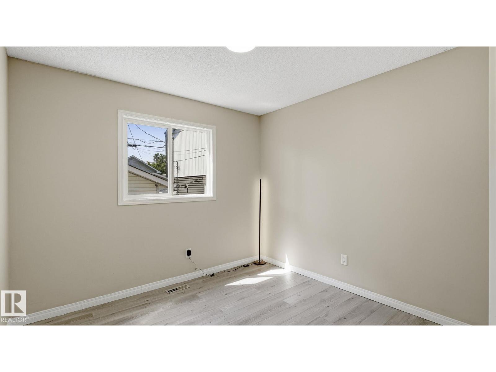 12002 91 ST NW - 23