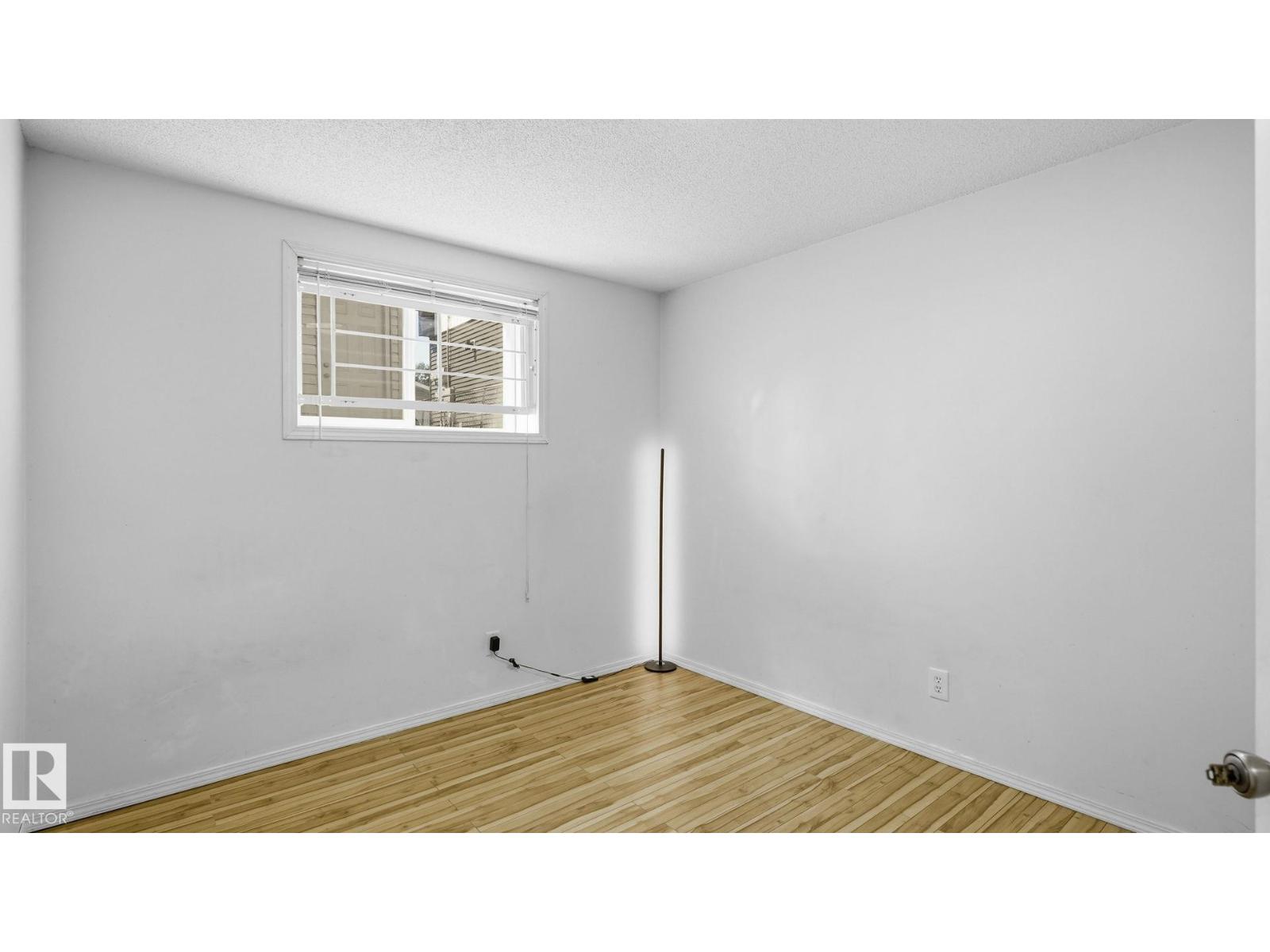 12002 91 ST NW - 32