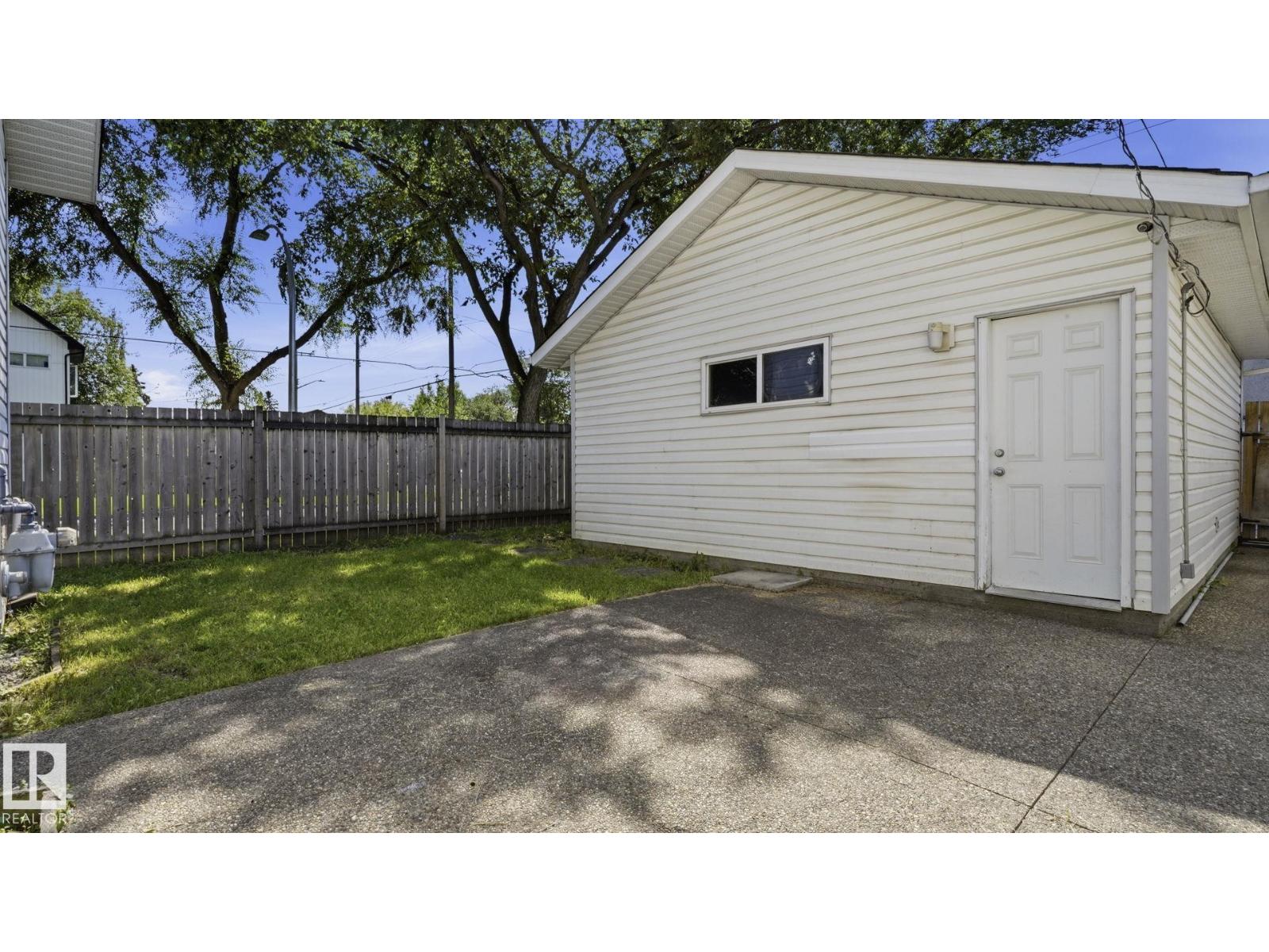 12002 91 ST NW - 36