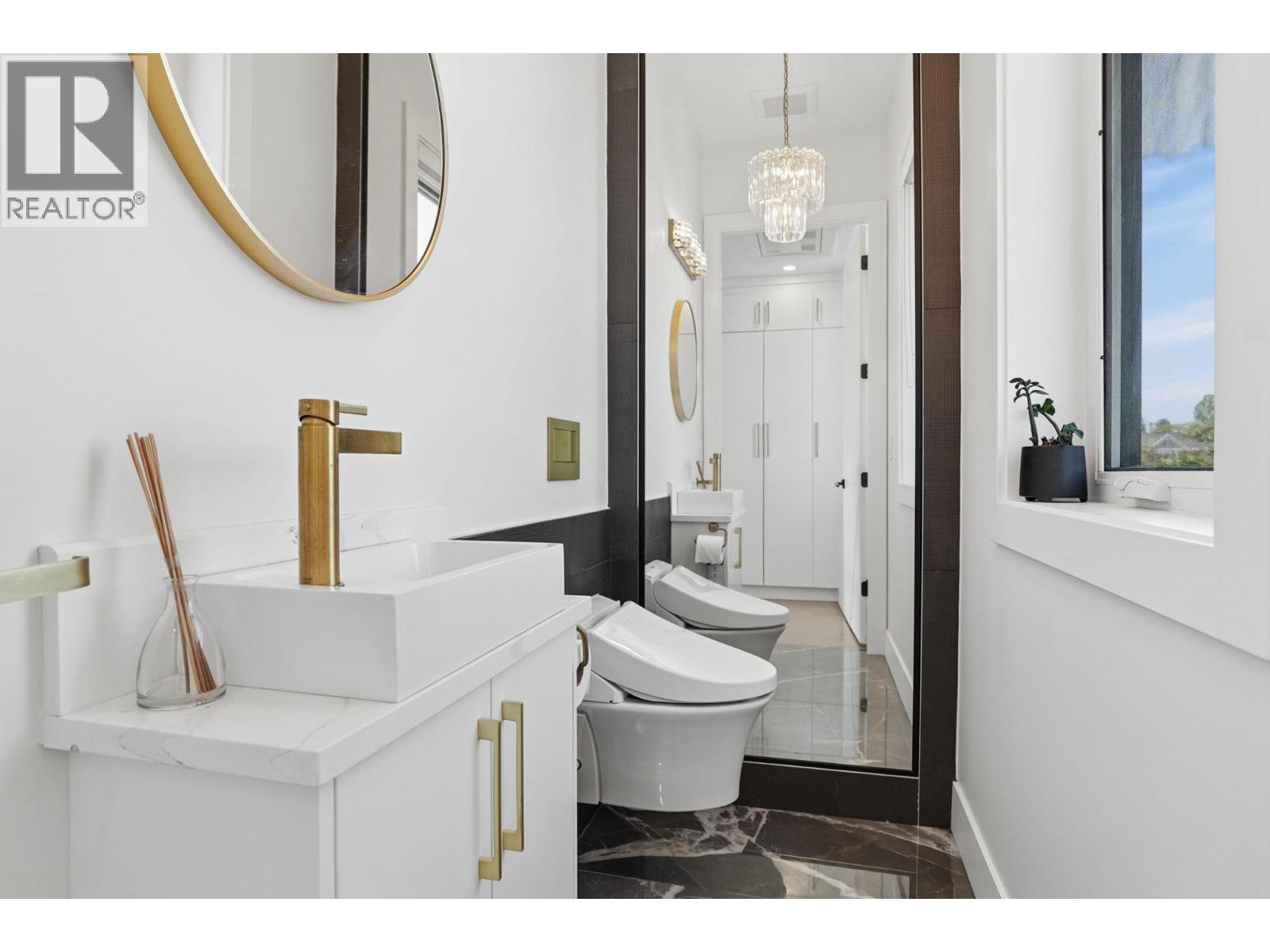 7 Bed, 8 Bath House for Sale in Vancouver – 72 E 57TH AVENUE, Vancouver – MLS# R3152584 - Image 18