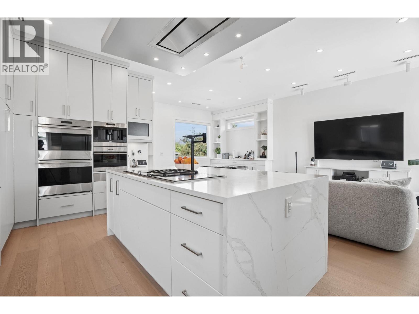 7 Bed, 8 Bath House for Sale in Vancouver – 72 E 57TH AVENUE, Vancouver – MLS# R3152584 - Image 17