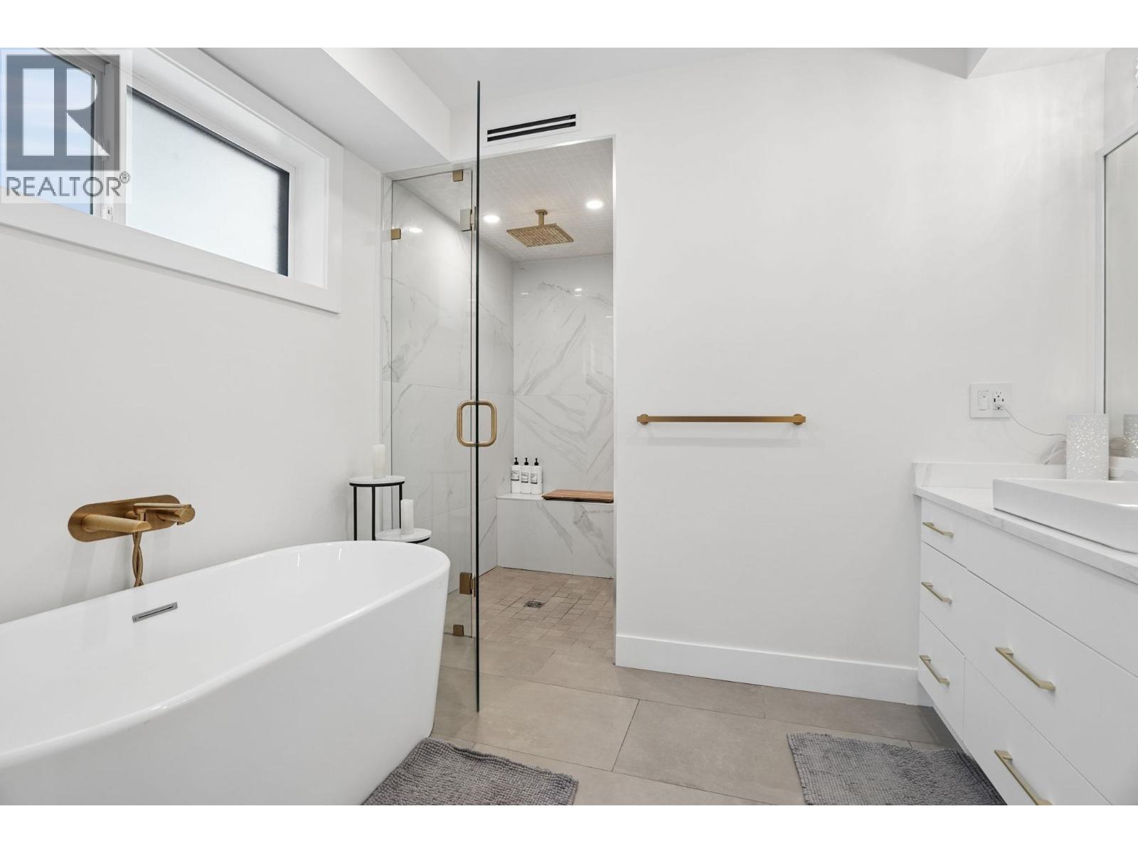 7 Bed, 8 Bath House for Sale in Vancouver – 72 E 57TH AVENUE, Vancouver – MLS# R3152584 - Image 21