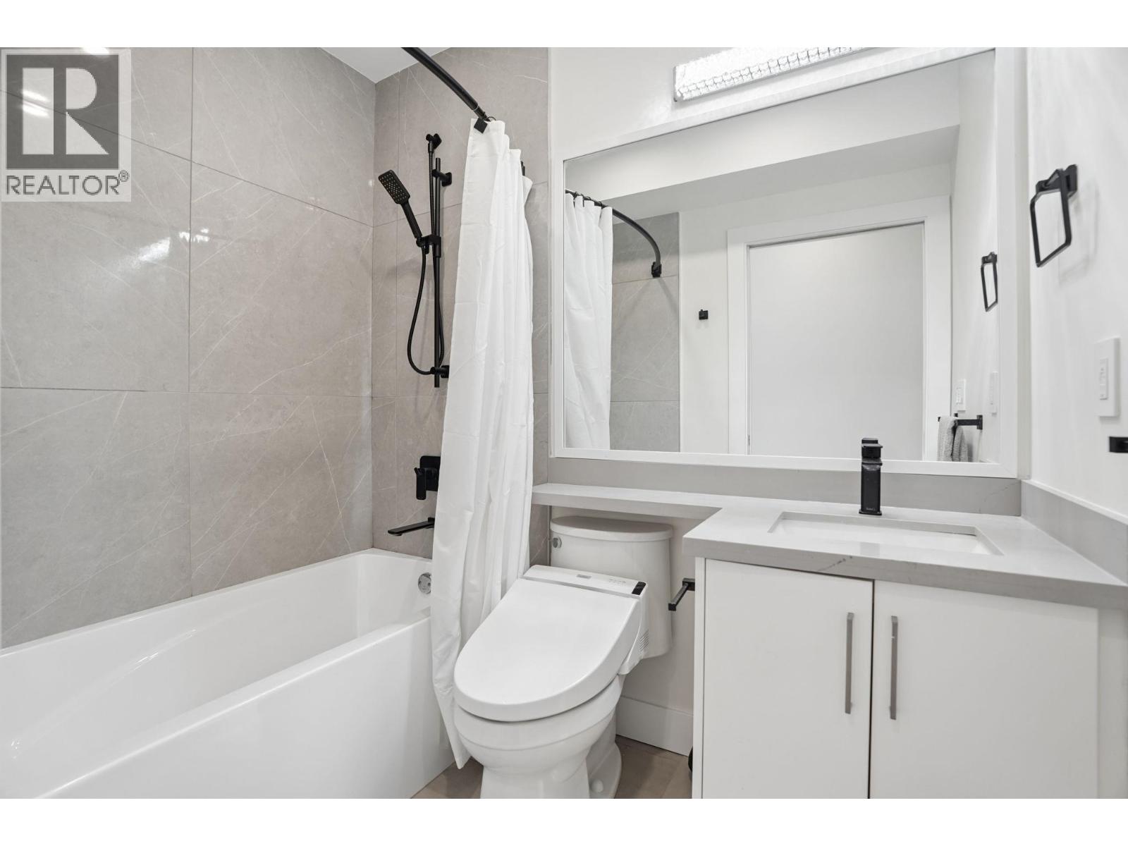7 Bed, 8 Bath House for Sale in Vancouver – 72 E 57TH AVENUE, Vancouver – MLS# R3152584 - Image 24