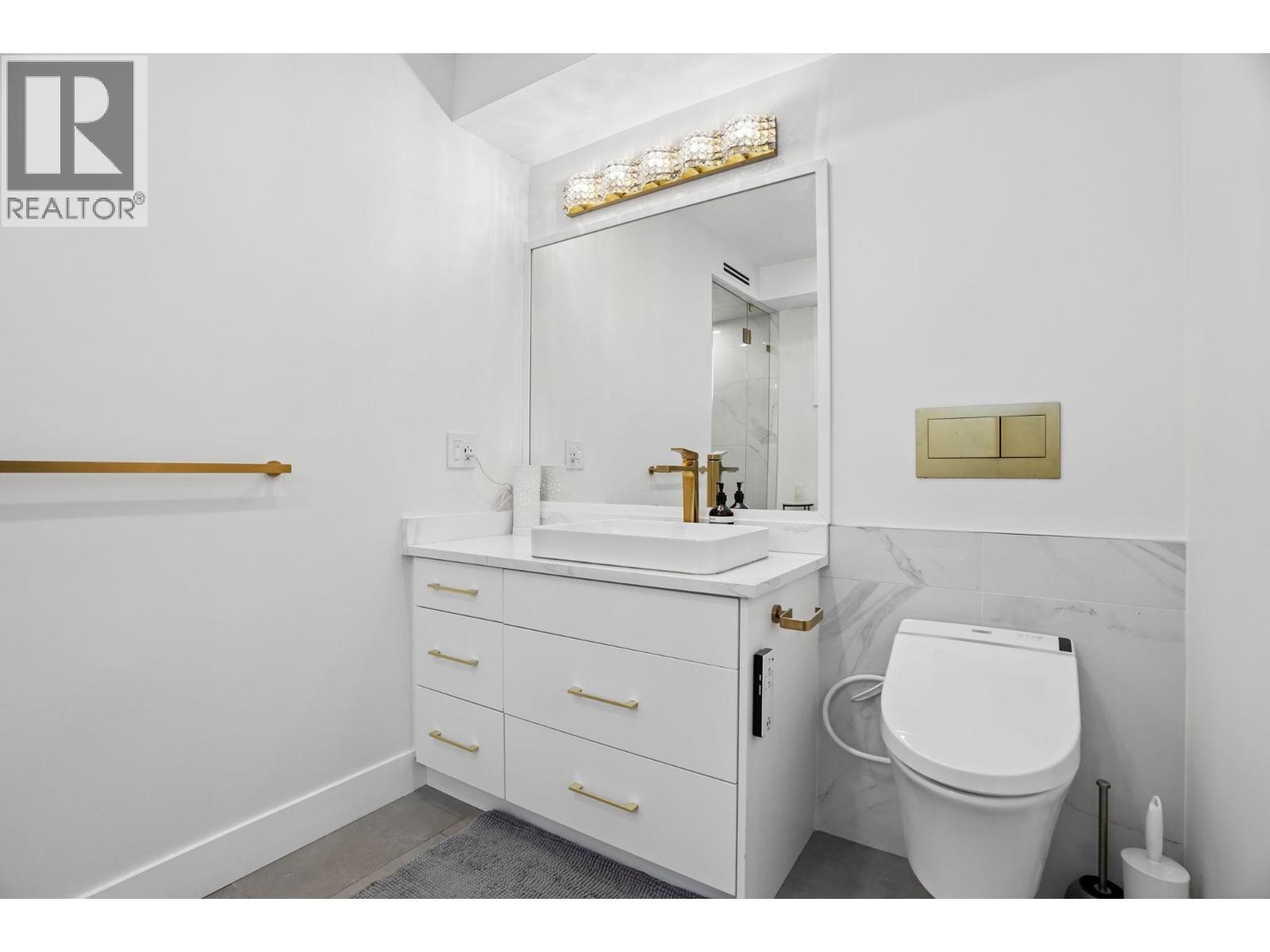 7 Bed, 8 Bath House for Sale in Vancouver – 72 E 57TH AVENUE, Vancouver – MLS# R3152584 - Image 22