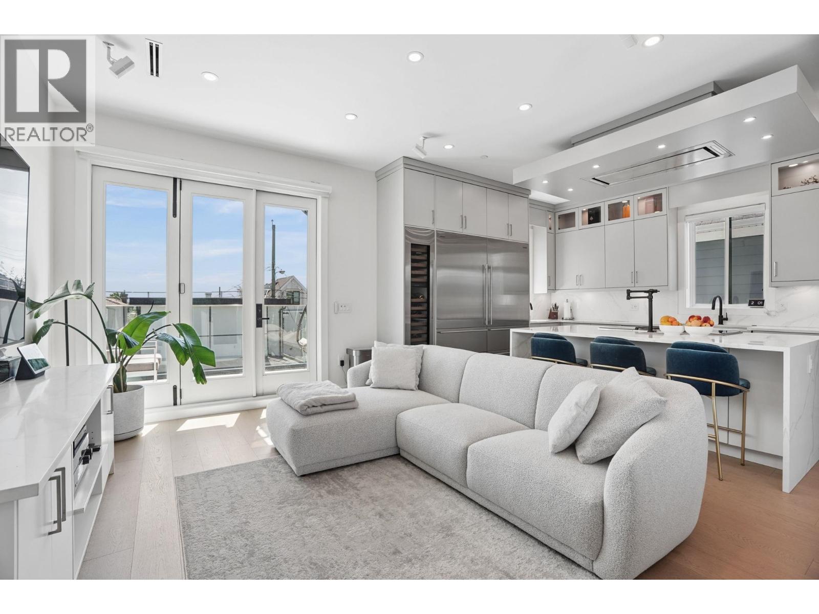 7 Bed, 8 Bath House for Sale in Vancouver – 72 E 57TH AVENUE, Vancouver – MLS# R3152584 - Image 8