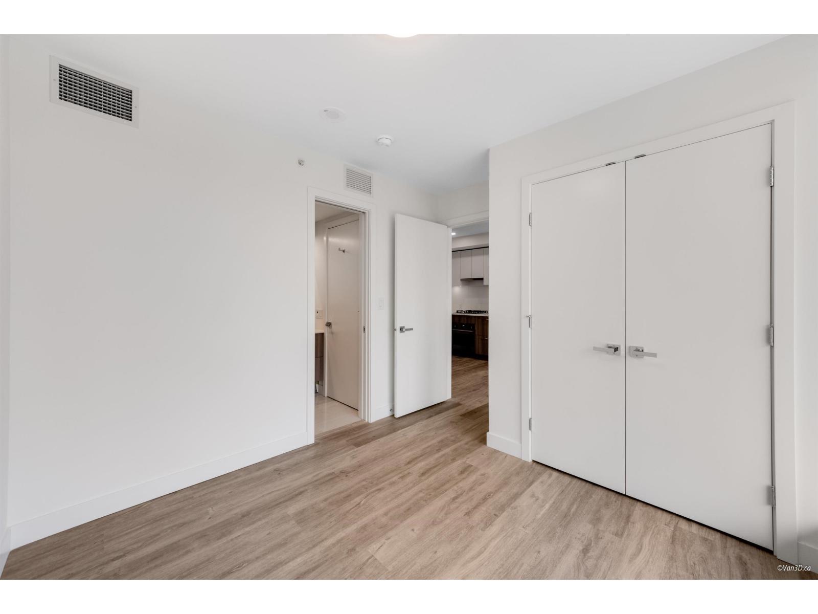 12XX 9675 KING GEORGE BOULEVARD, Surrey
