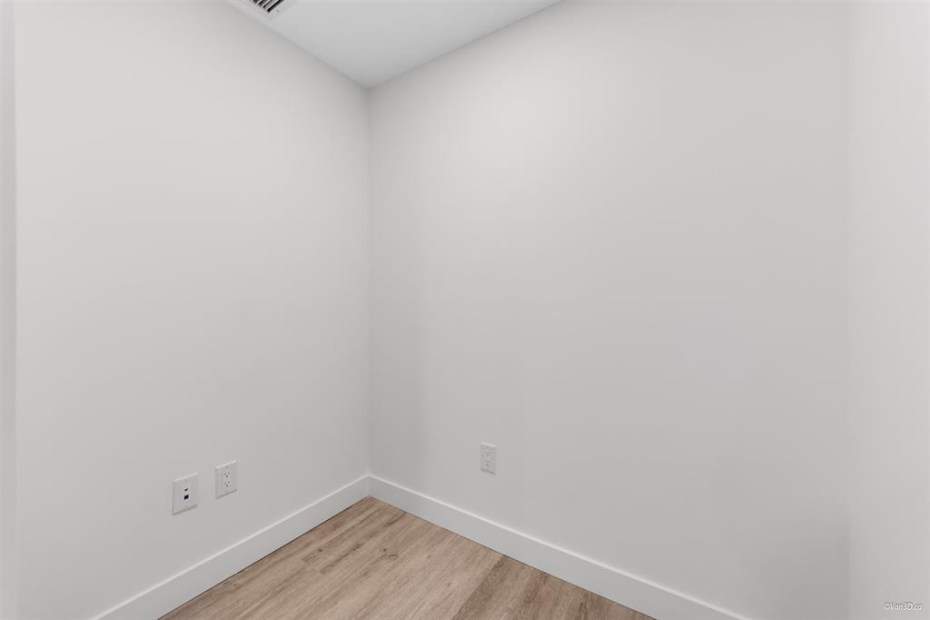 12XX 9675 KING GEORGE BOULEVARD, Surrey
