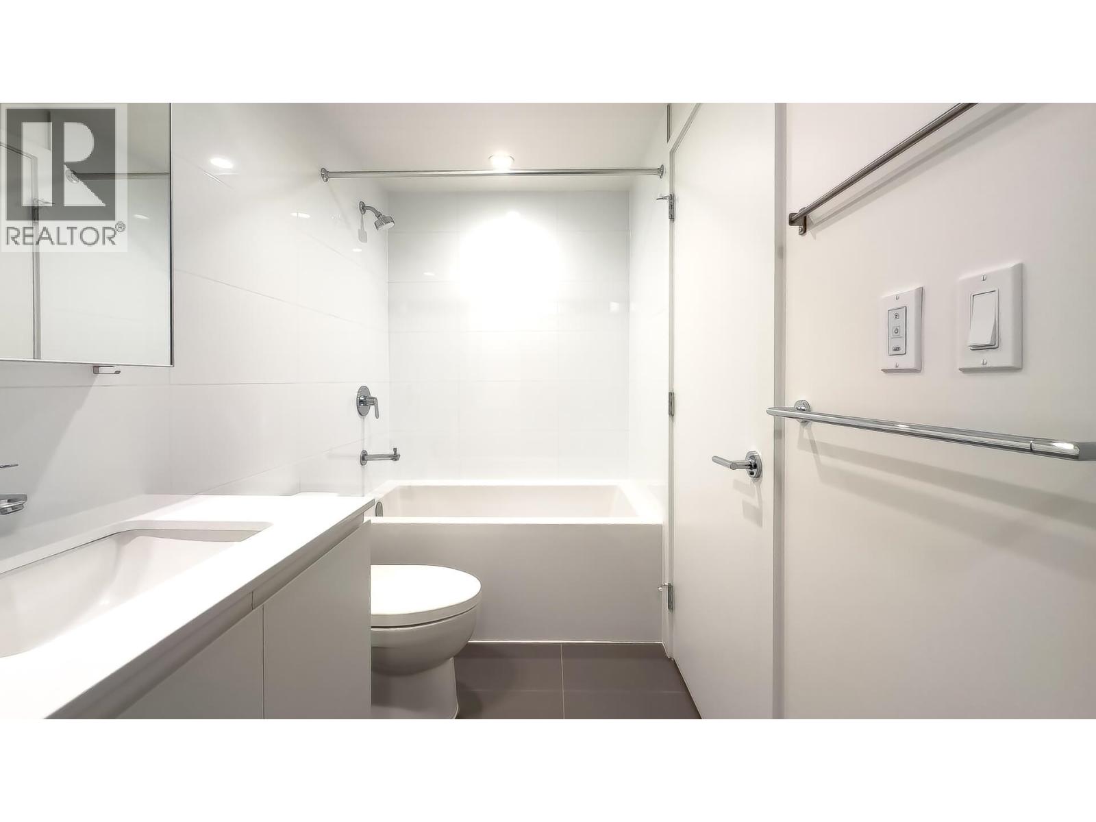 4302 3809 EVERGREEN PLACE, Burnaby
