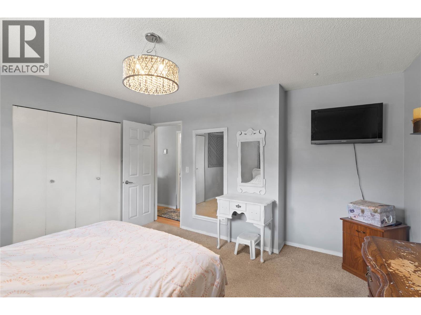 1680 Mt. Dufferin Drive - 11
