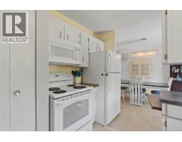 4pc Bathroom - 1680 Mt. Dufferin Drive, Kamloops, BC V2E1A2 Photo 7