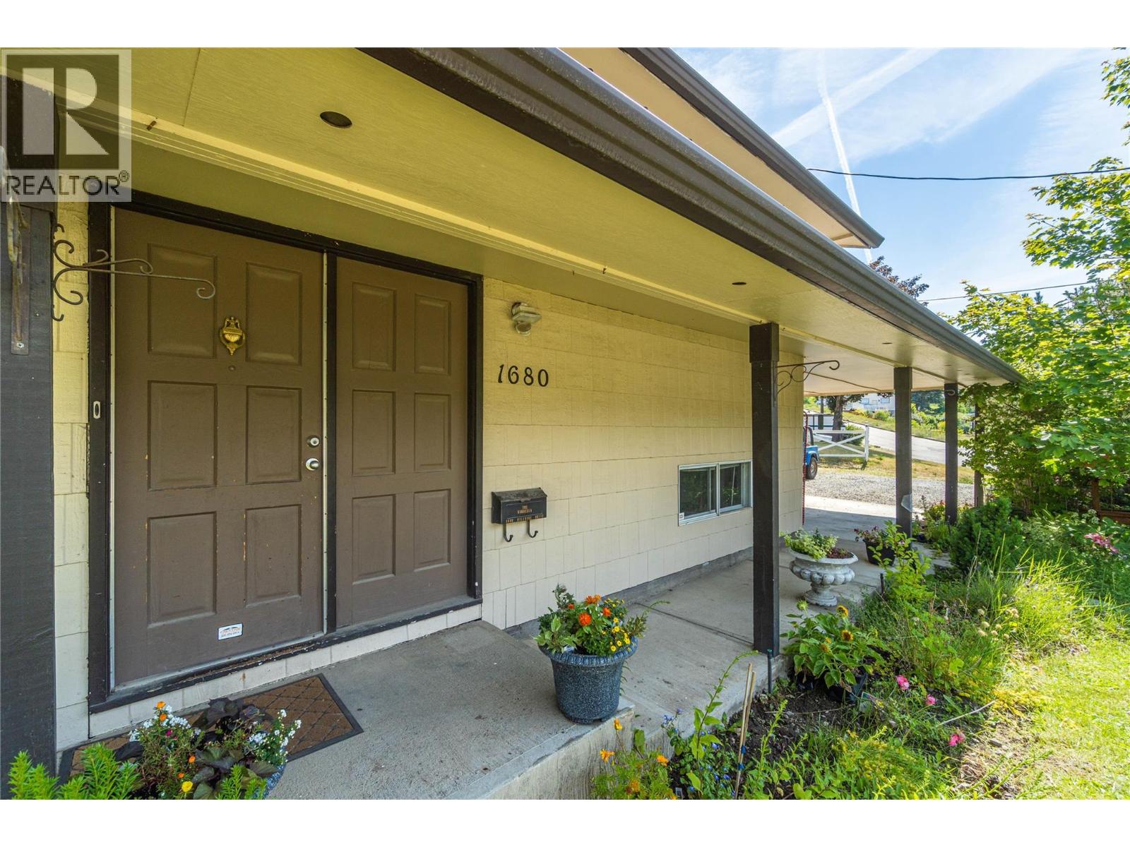 1680 Mt. Dufferin Drive - 2