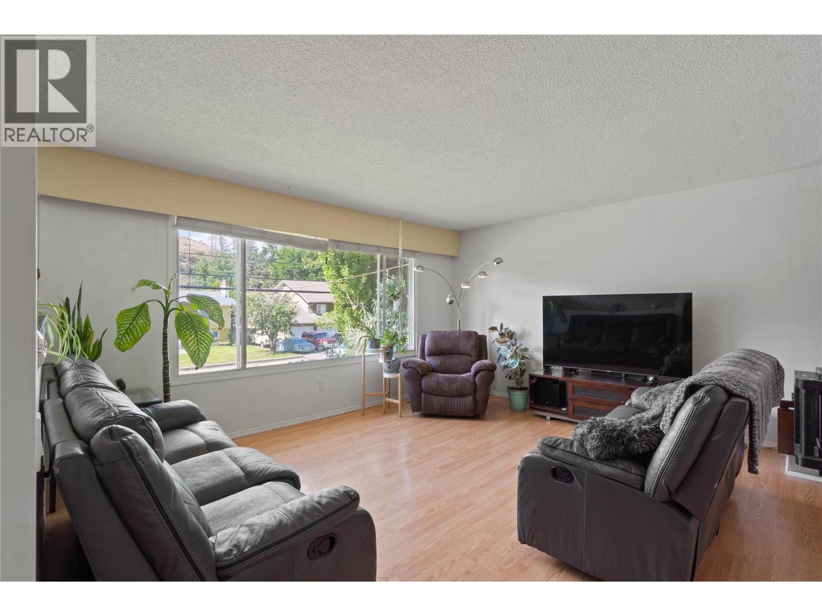1680 Mt. Dufferin Drive - 5