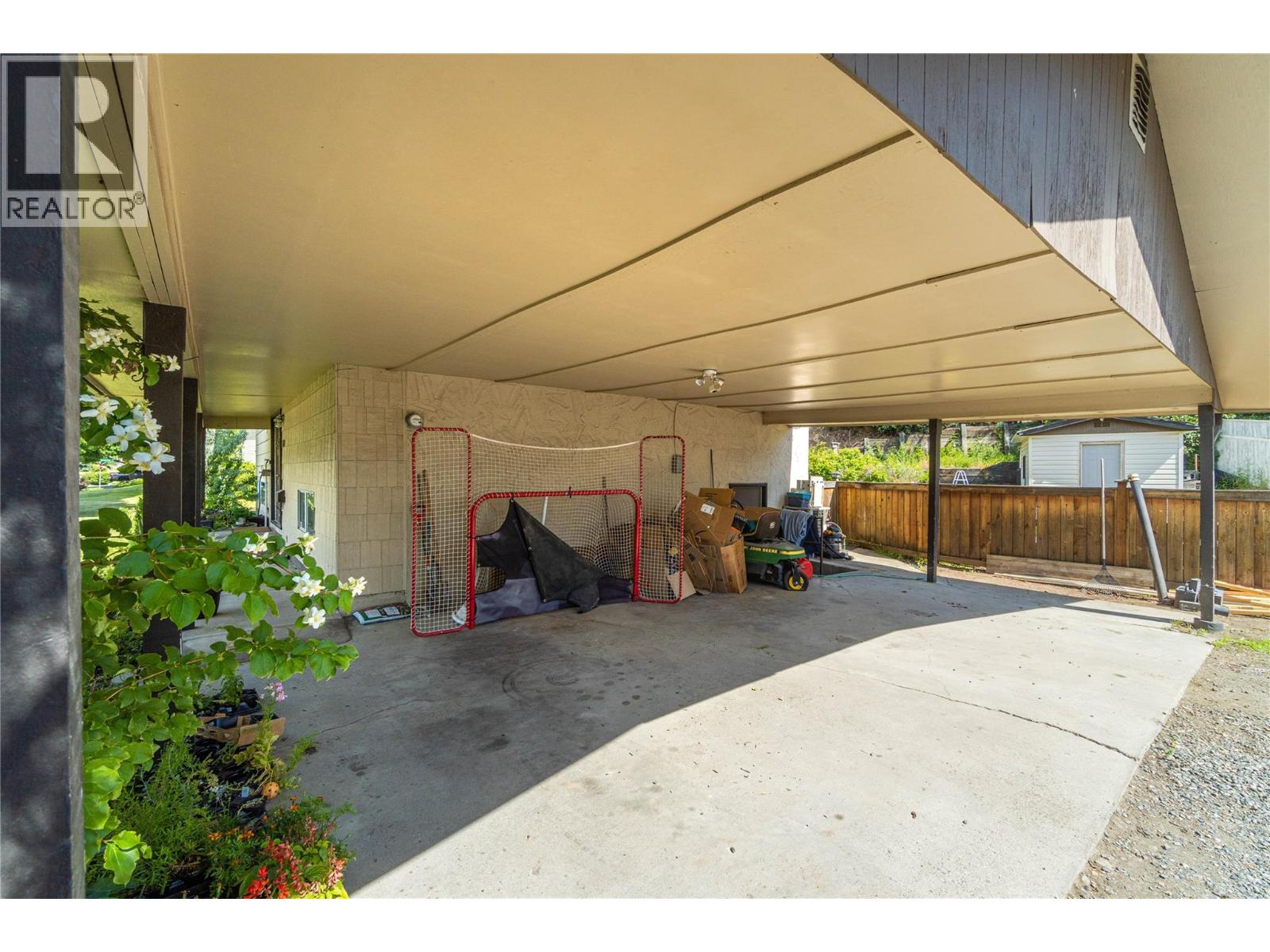1680 Mt. Dufferin Drive - 35