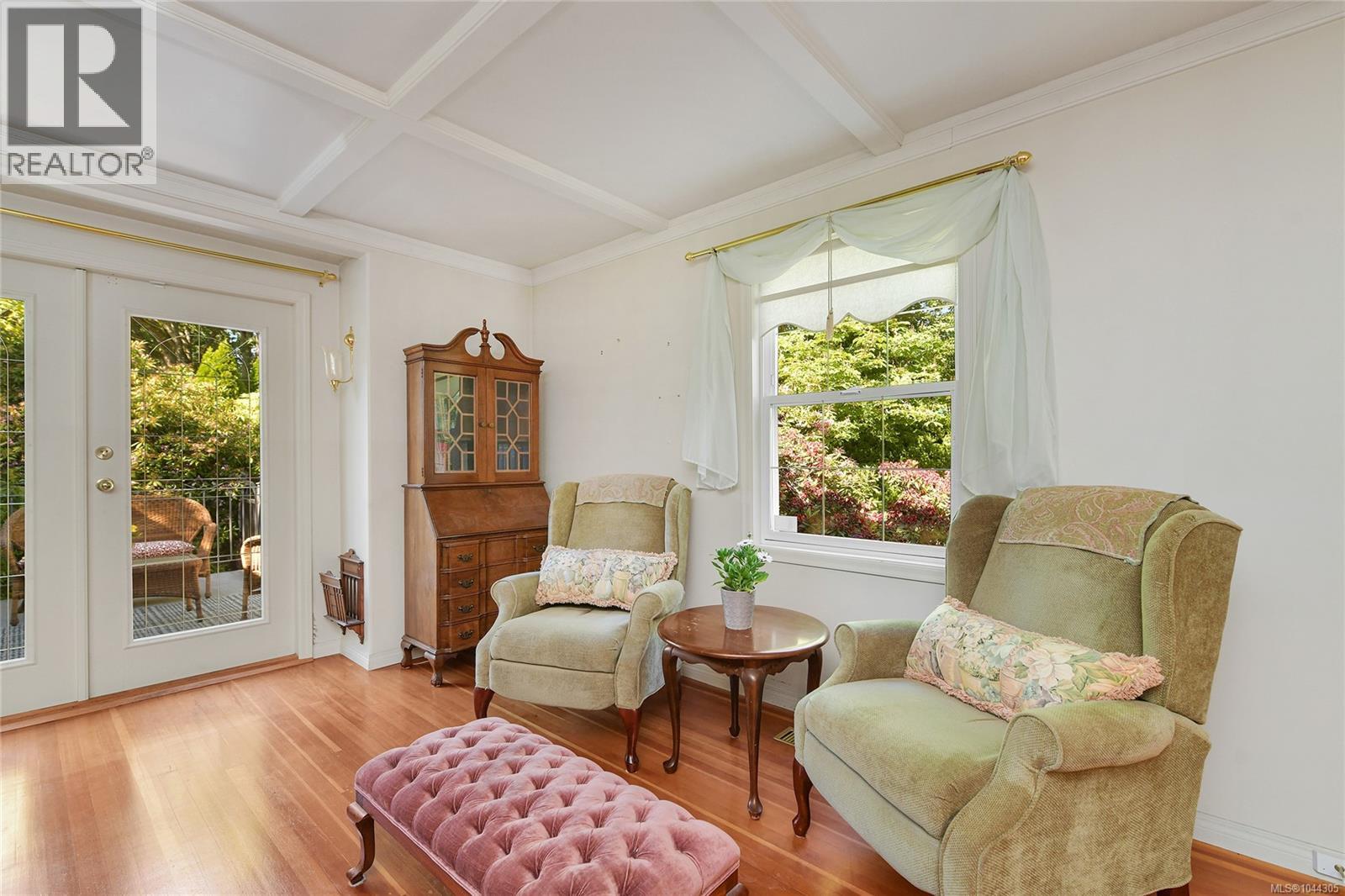  4296 CEDAR HILL Road, Saanich
