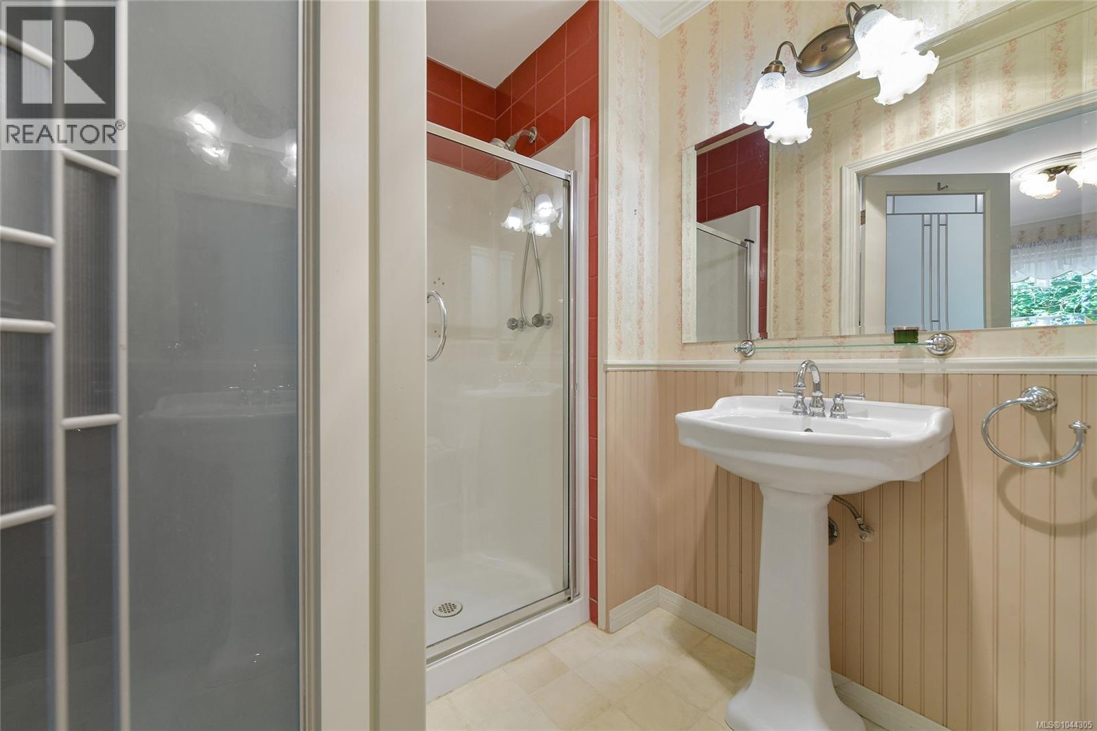  4296 CEDAR HILL Road, Saanich