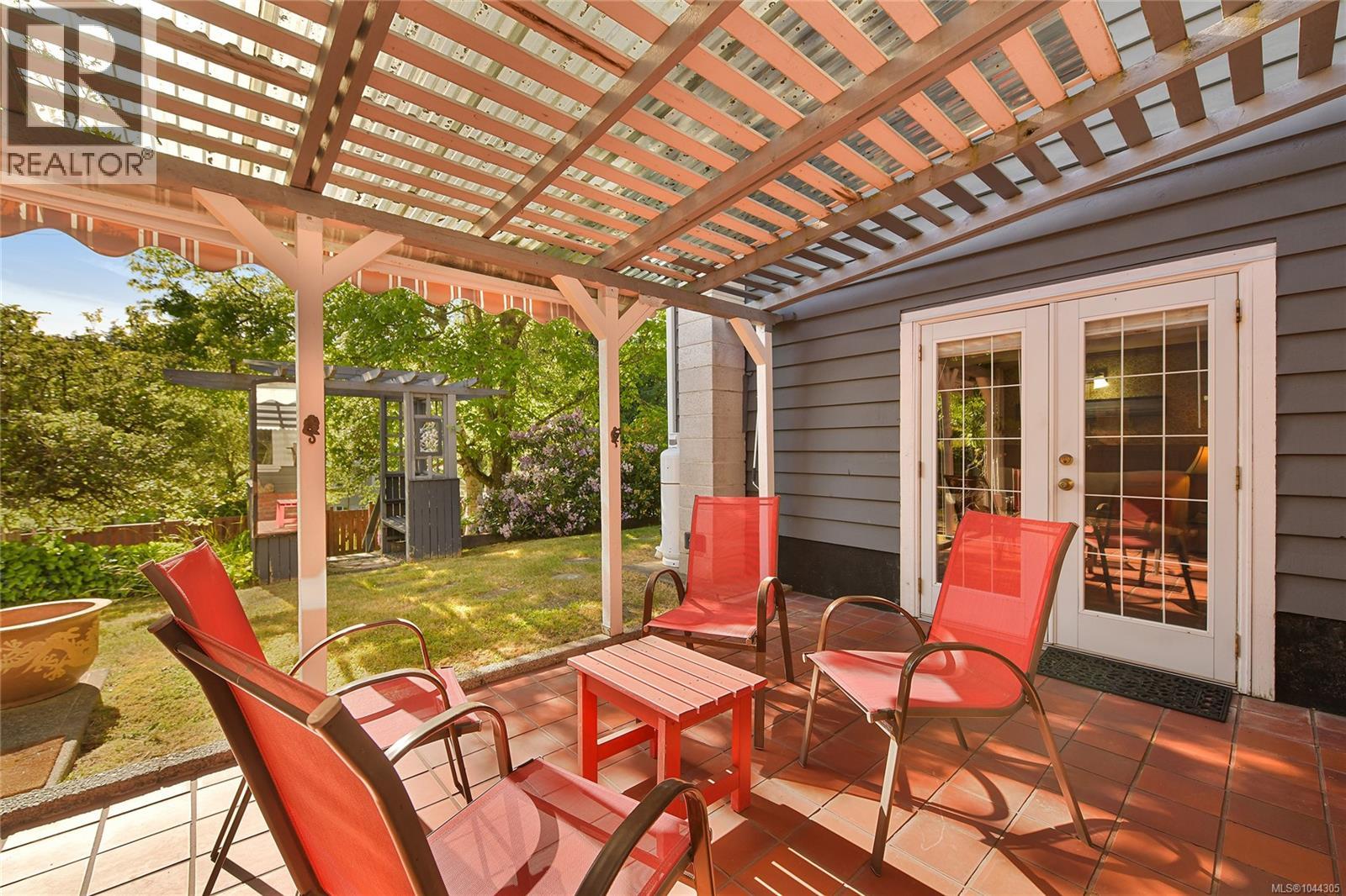  4296 CEDAR HILL Road, Saanich
