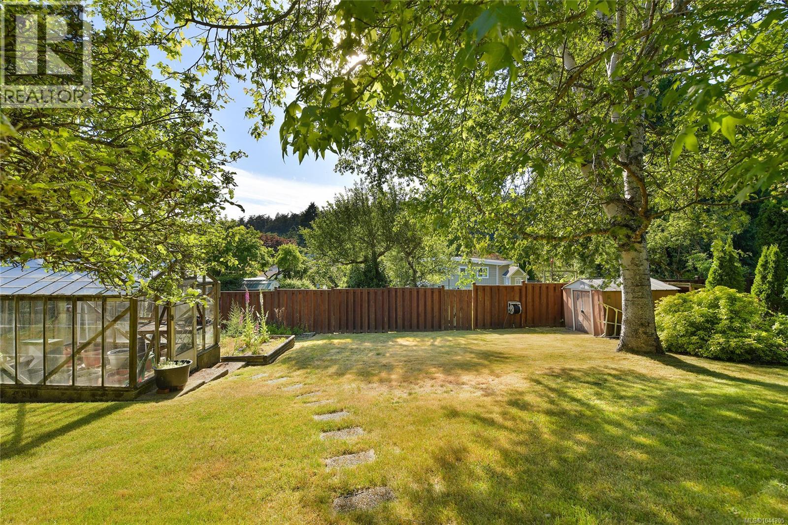  4296 CEDAR HILL Road, Saanich