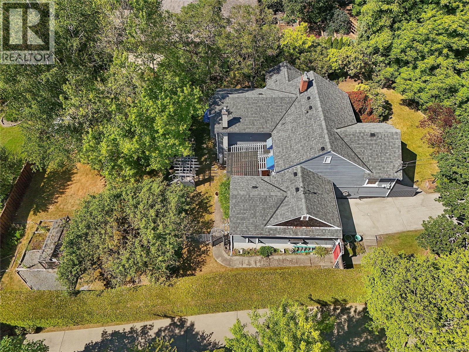  4296 CEDAR HILL Road, Saanich