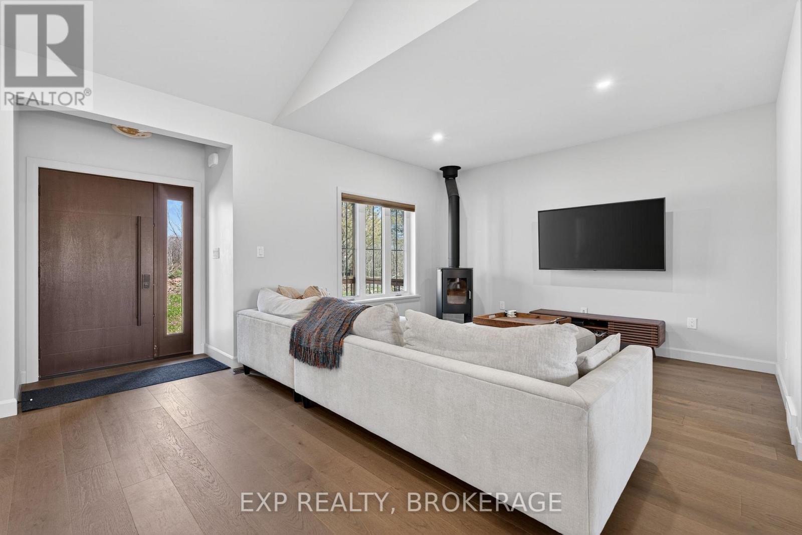 9304 PERTH ROAD - 10