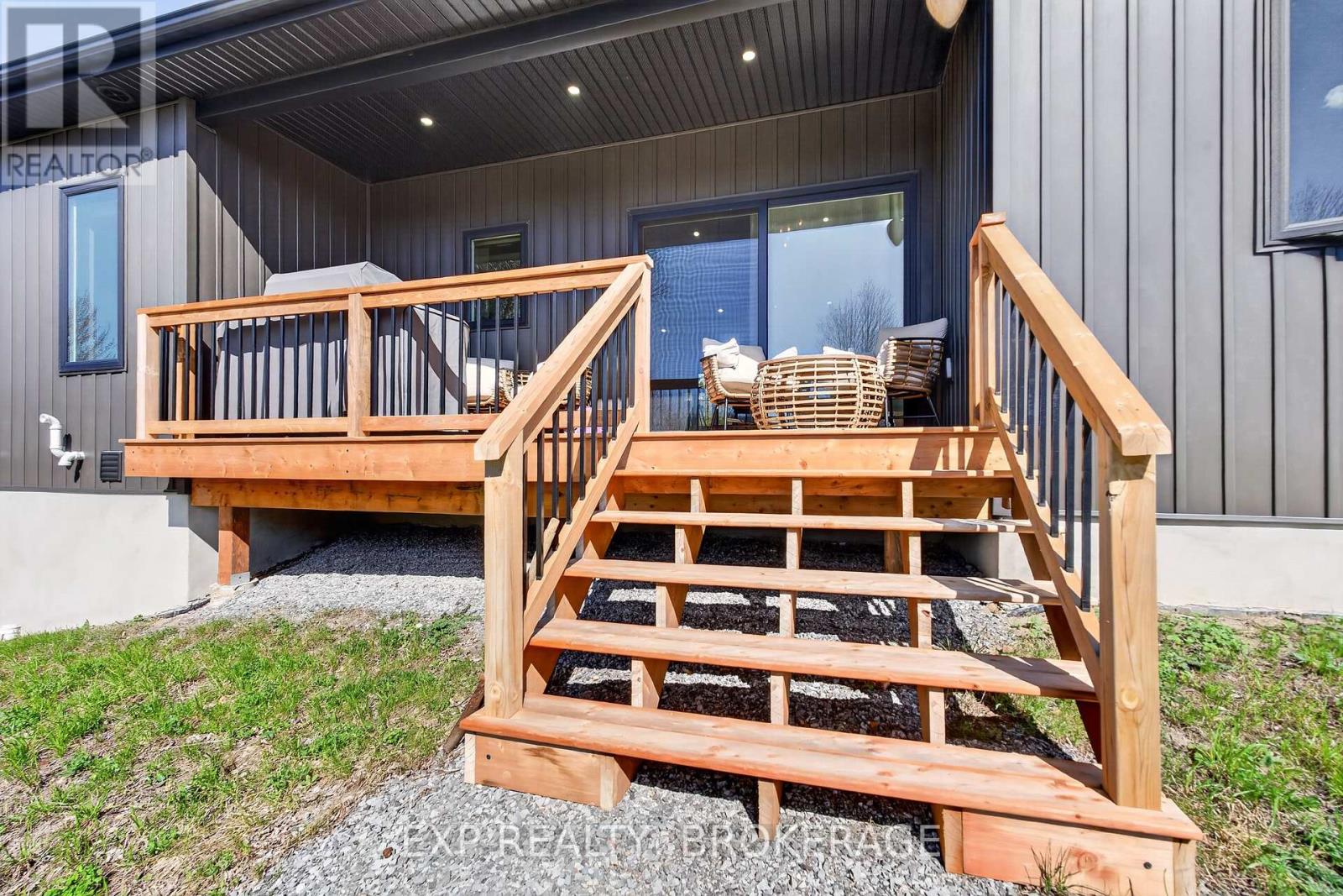 9304 PERTH ROAD - 27