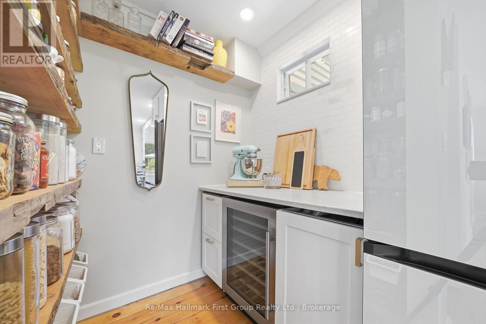 354 COLLEGE STREET - Image 15