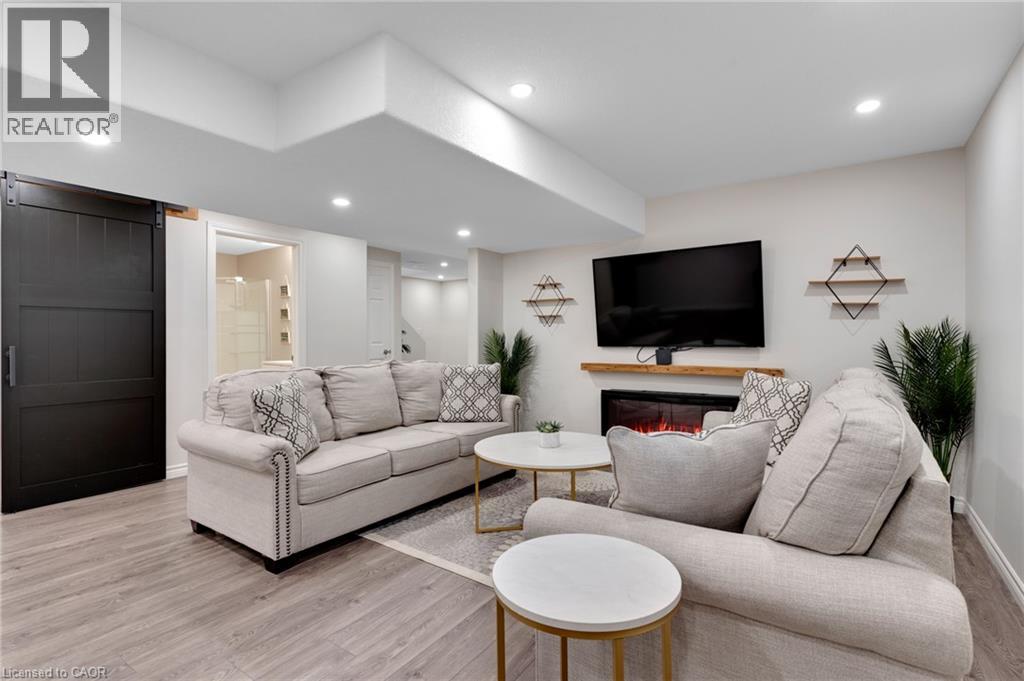 135 BROADOAKS Drive - Image 38