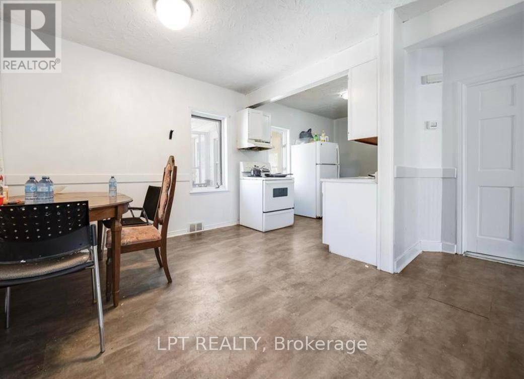916 FELIX AVENUE - 6