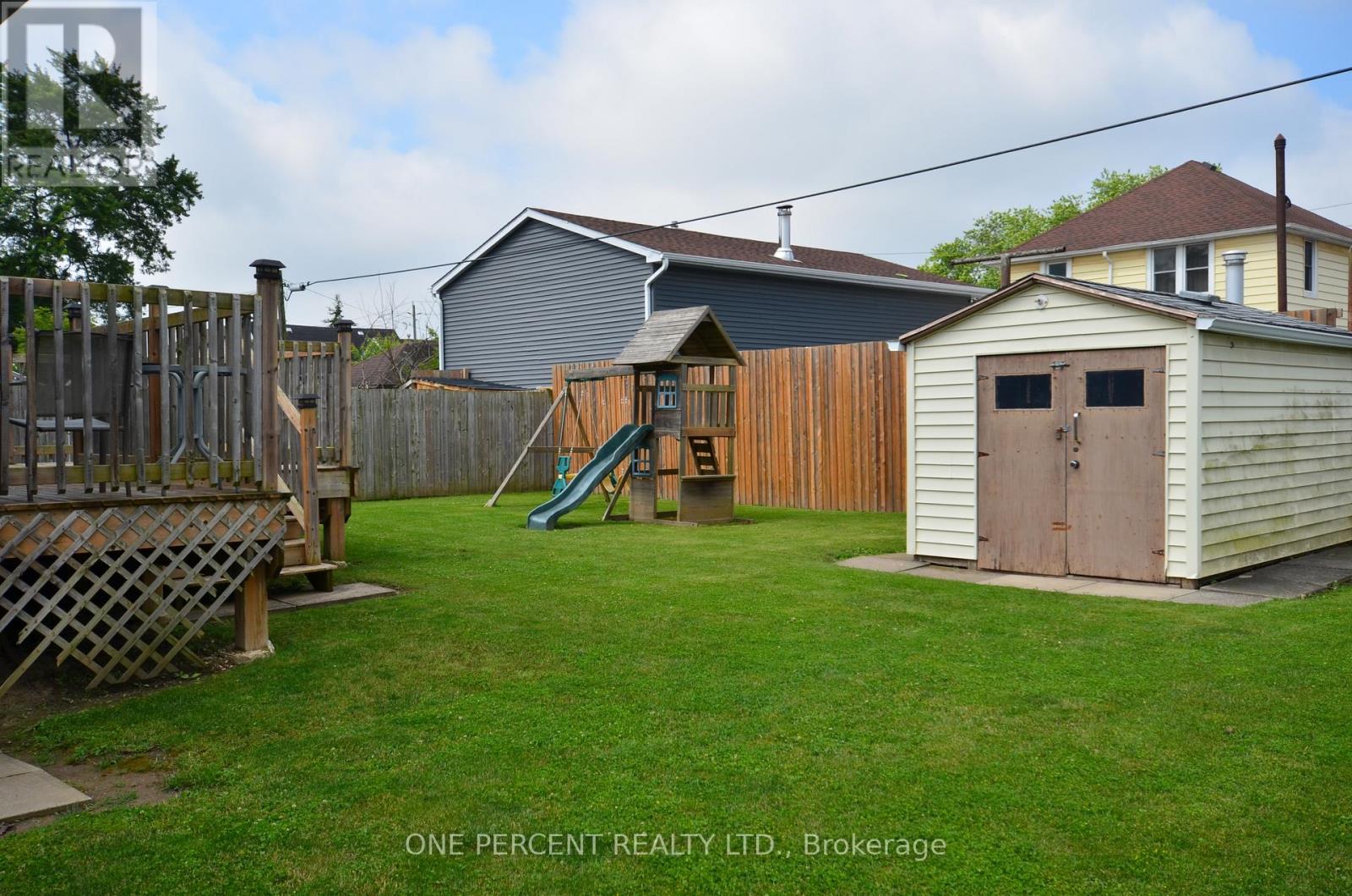 9 LYONS AVENUE - Image 21