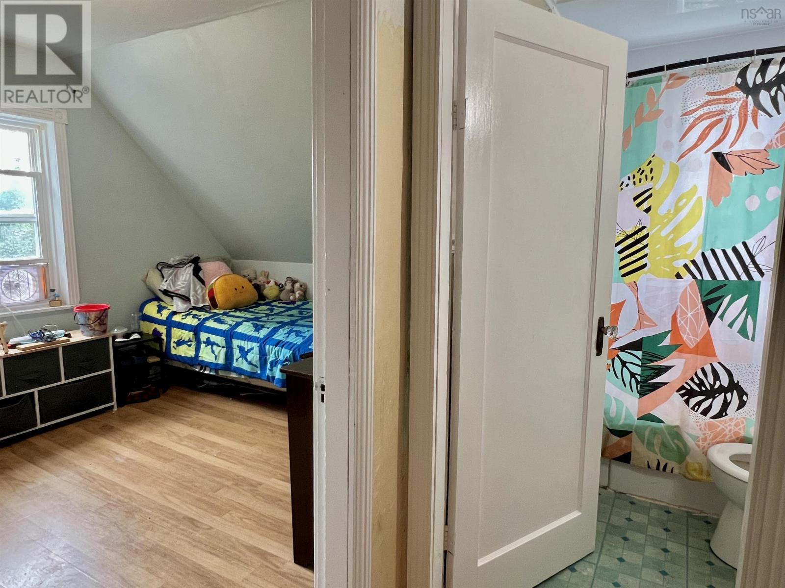 2 Central Avenue - 29