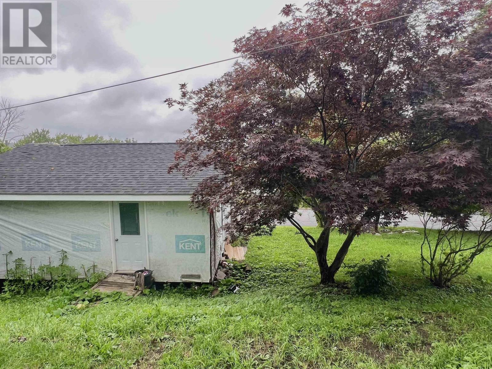 2 Central Avenue - 36