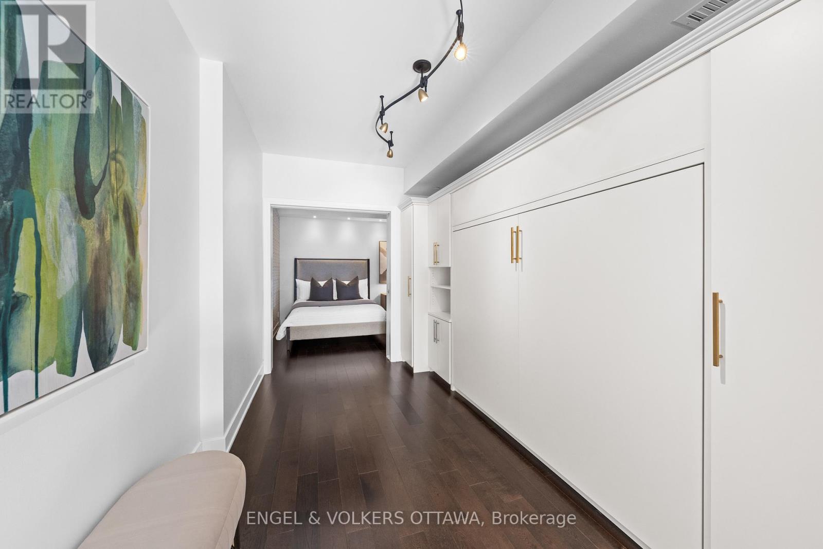 House for Rent in Ottawa – 110 – 1035 BANK STREET, Ottawa – By Peter Sagos - Image 27