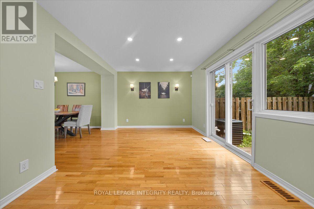 House for Rent in Ottawa – 69 ROYAL FIELD CRESCENT, Ottawa – By Peter Sagos - Image 11
