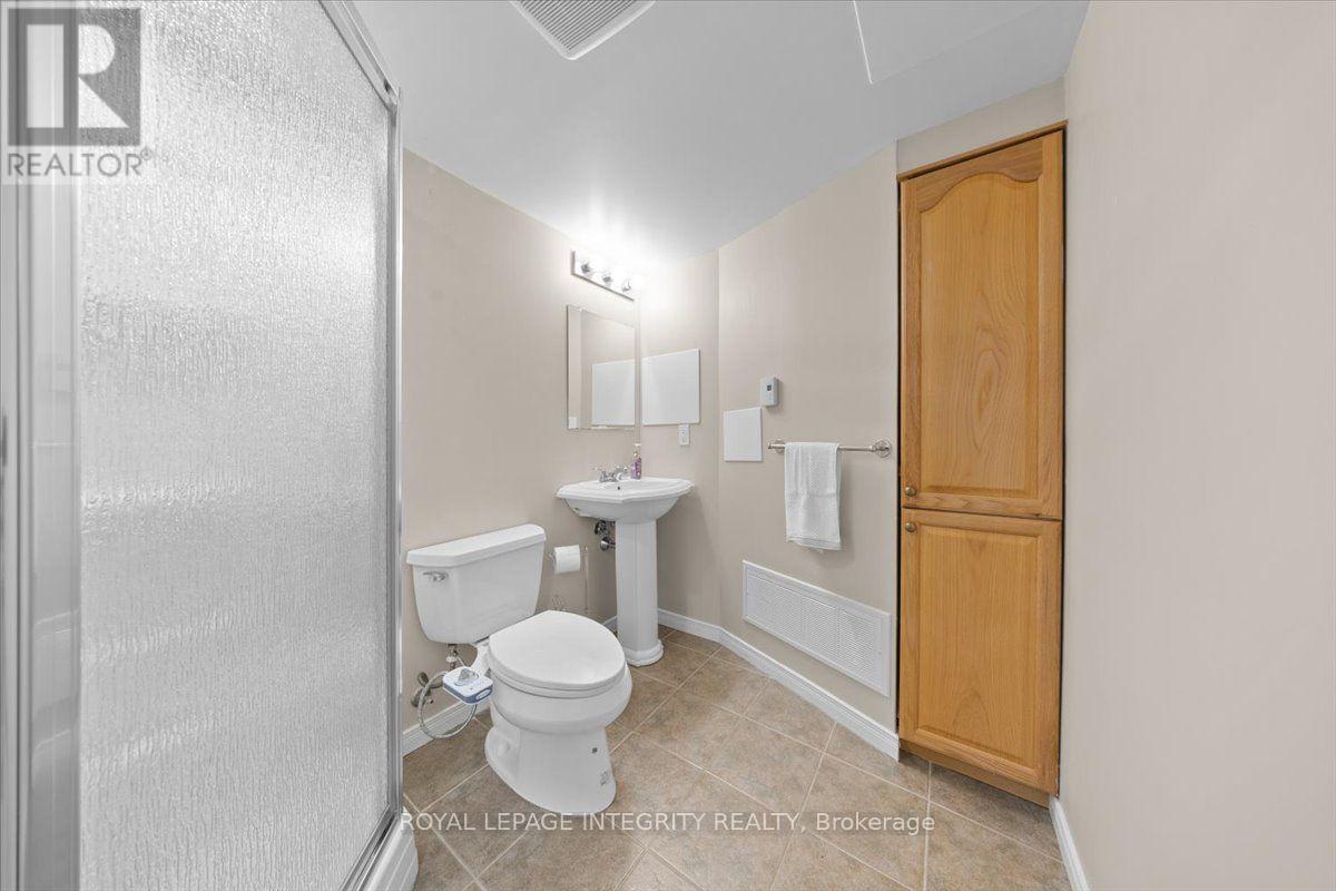 House for Rent in Ottawa – 69 ROYAL FIELD CRESCENT, Ottawa – By Peter Sagos - Image 31