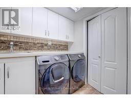 3281 Flanagan Crescent, Mississauga, ON L5C2M7 Photo 35