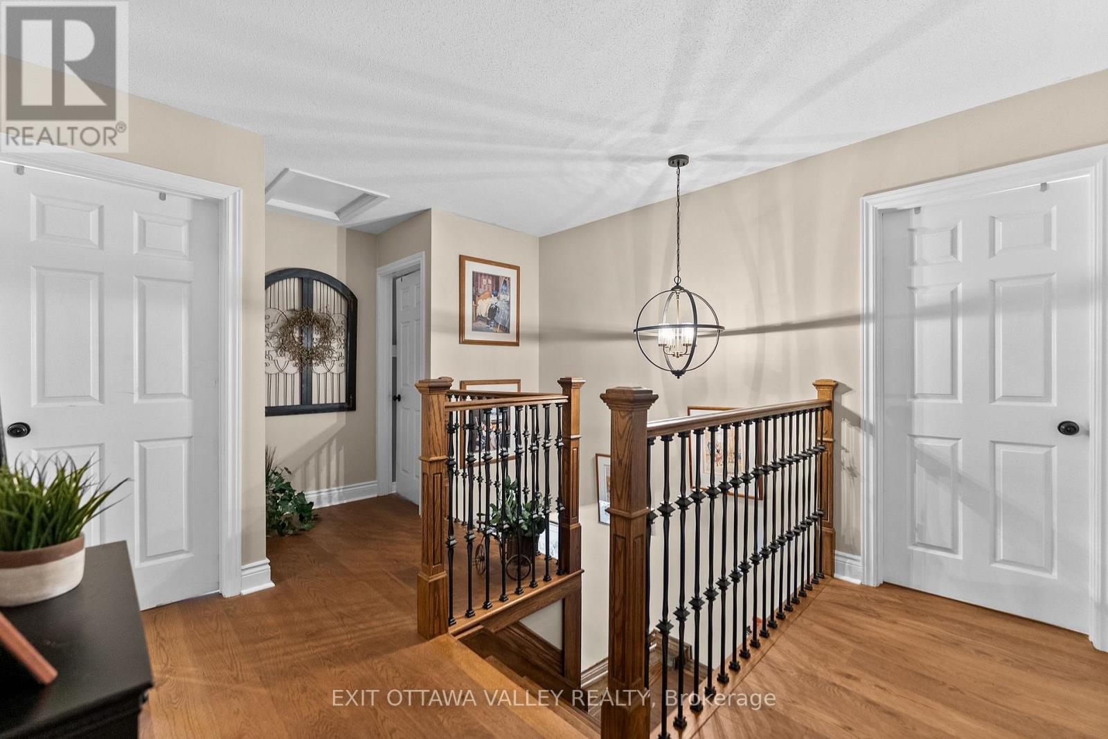 House for Rent in Ottawa – 605 ELIZABETH STREET, Ottawa – By Peter Sagos - Image 24