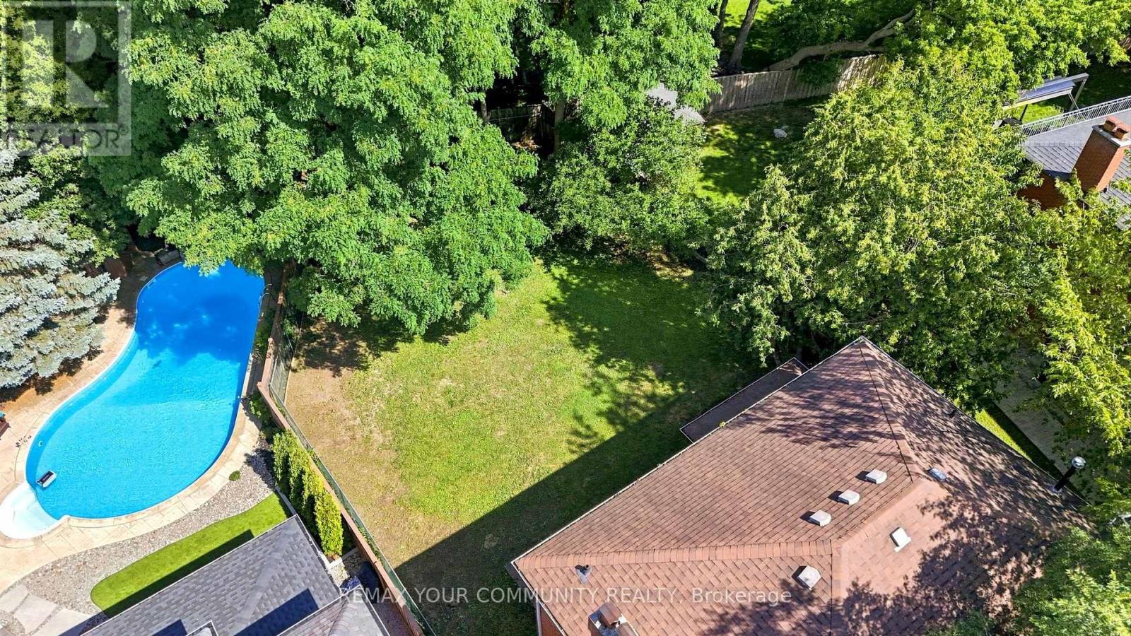 34A CLARIDGE DRIVE - 12