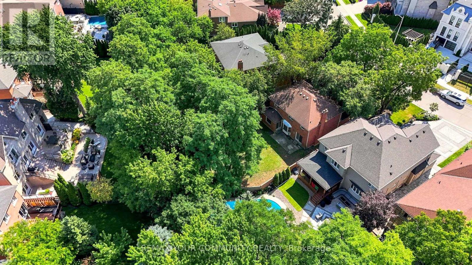 34A CLARIDGE DRIVE - 16
