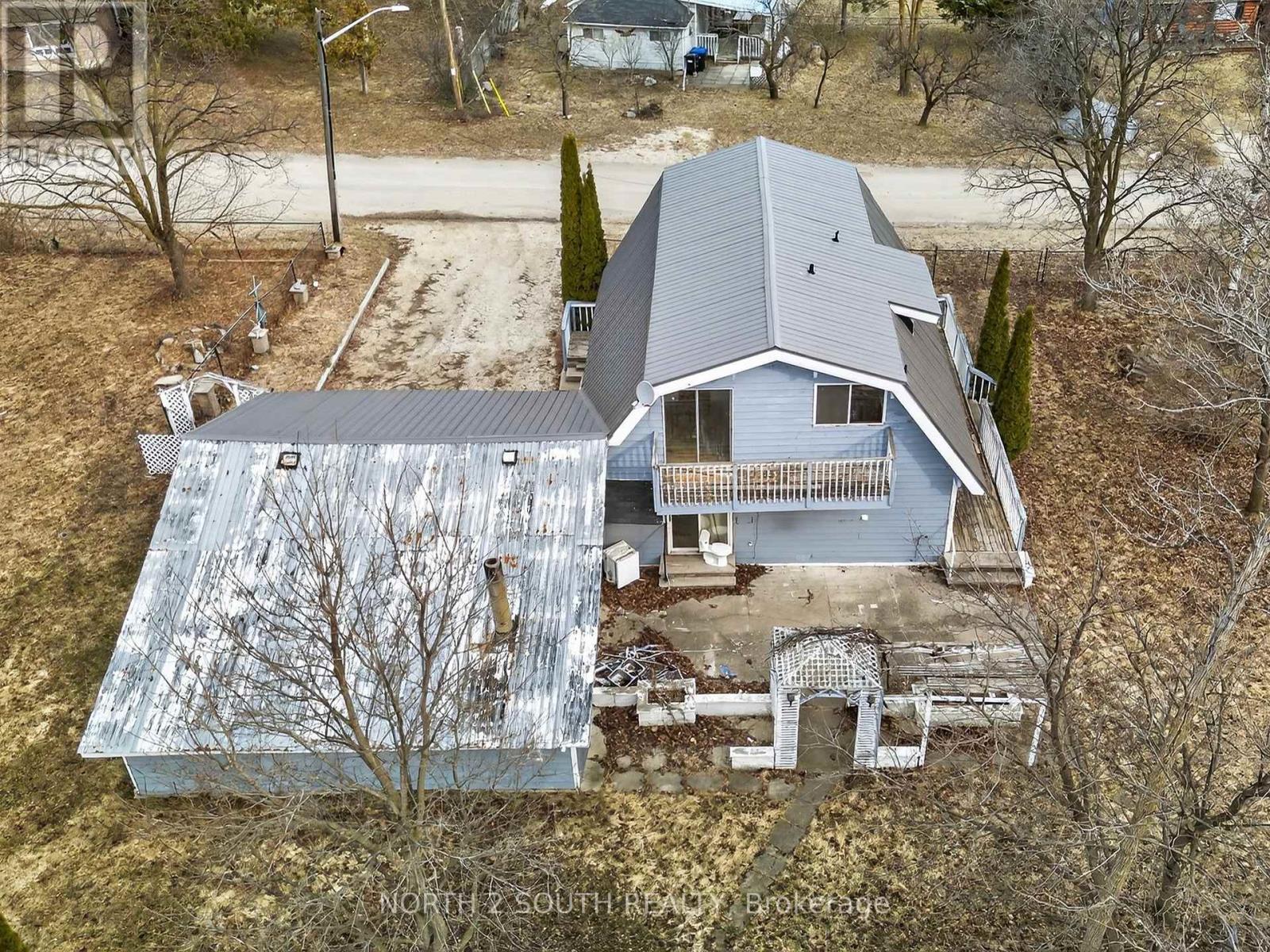 13 BAYVIEW AVENUE - 14