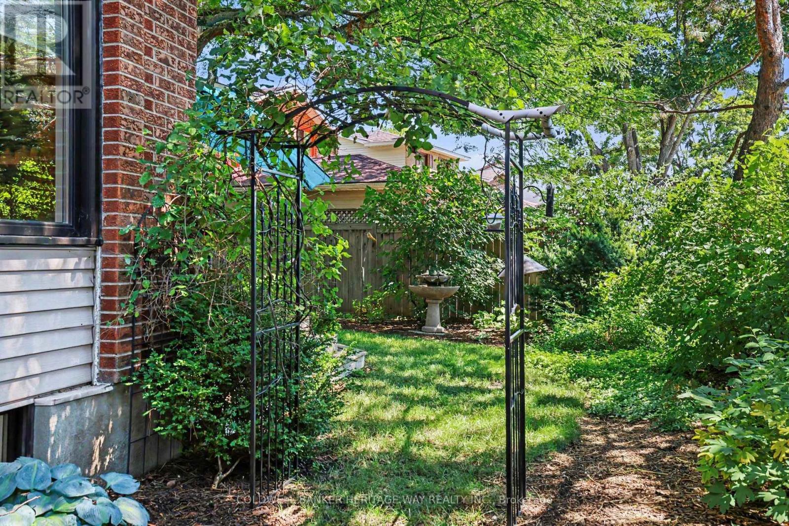 45 SHADETREE CRESCENT - 30