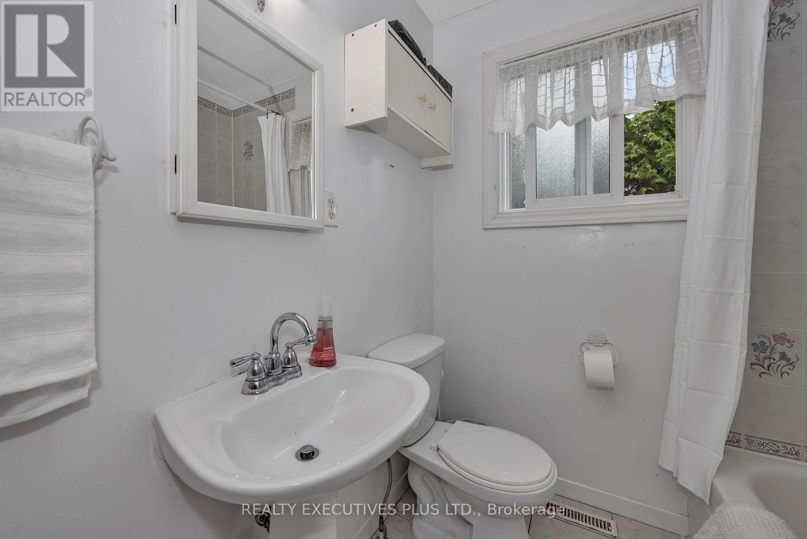 636 WATER STREET - Image 14