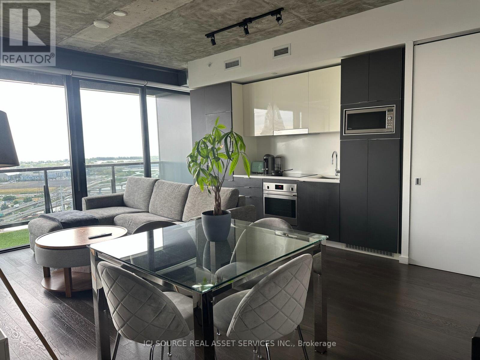 Photo of 170 Bayview Avenue