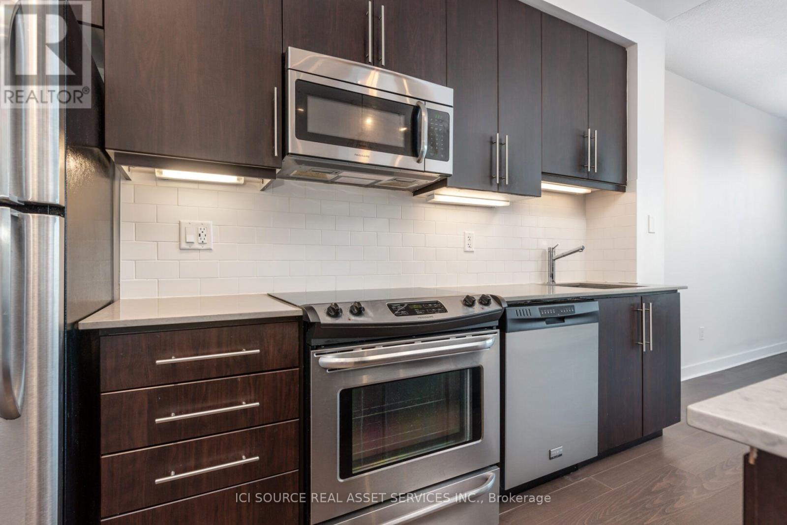 509 - 1169 QUEEN STREET W